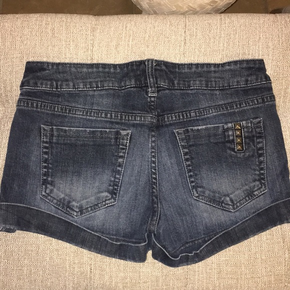 Shorts - Picture 2 of 2